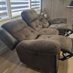 Powered recliner sofa