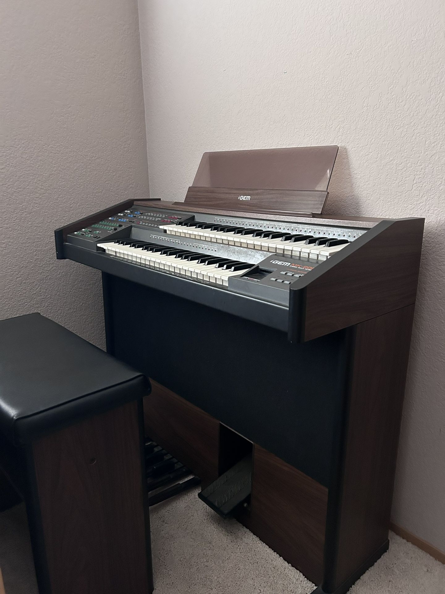 FREE - Gem MK 20M Organ/Keyboard