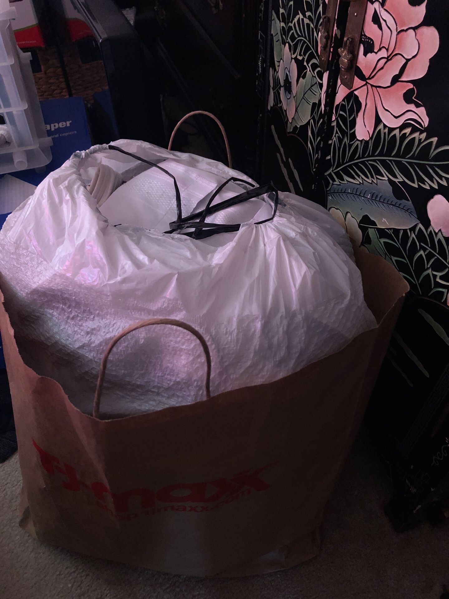 A bag of Very nice clothes for 9-11 Y old boy, don’t ask for low price, it’s a great deal for such clothing