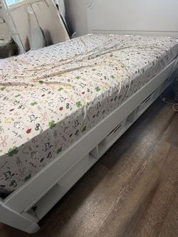 Full Bed - White