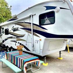 Beautiful RV 5th Wheel FOR SALE