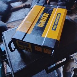 DeWalt Type 2 Power Inverter