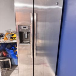 Ge Refrigerator Stainless W Ice Maker 