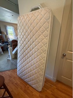 Twin mattress