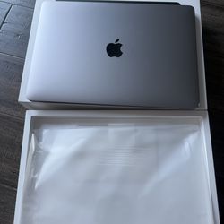 MacBook Pro 13-inch, M1, 2020 Chip Apple M1 Memory 8 GB