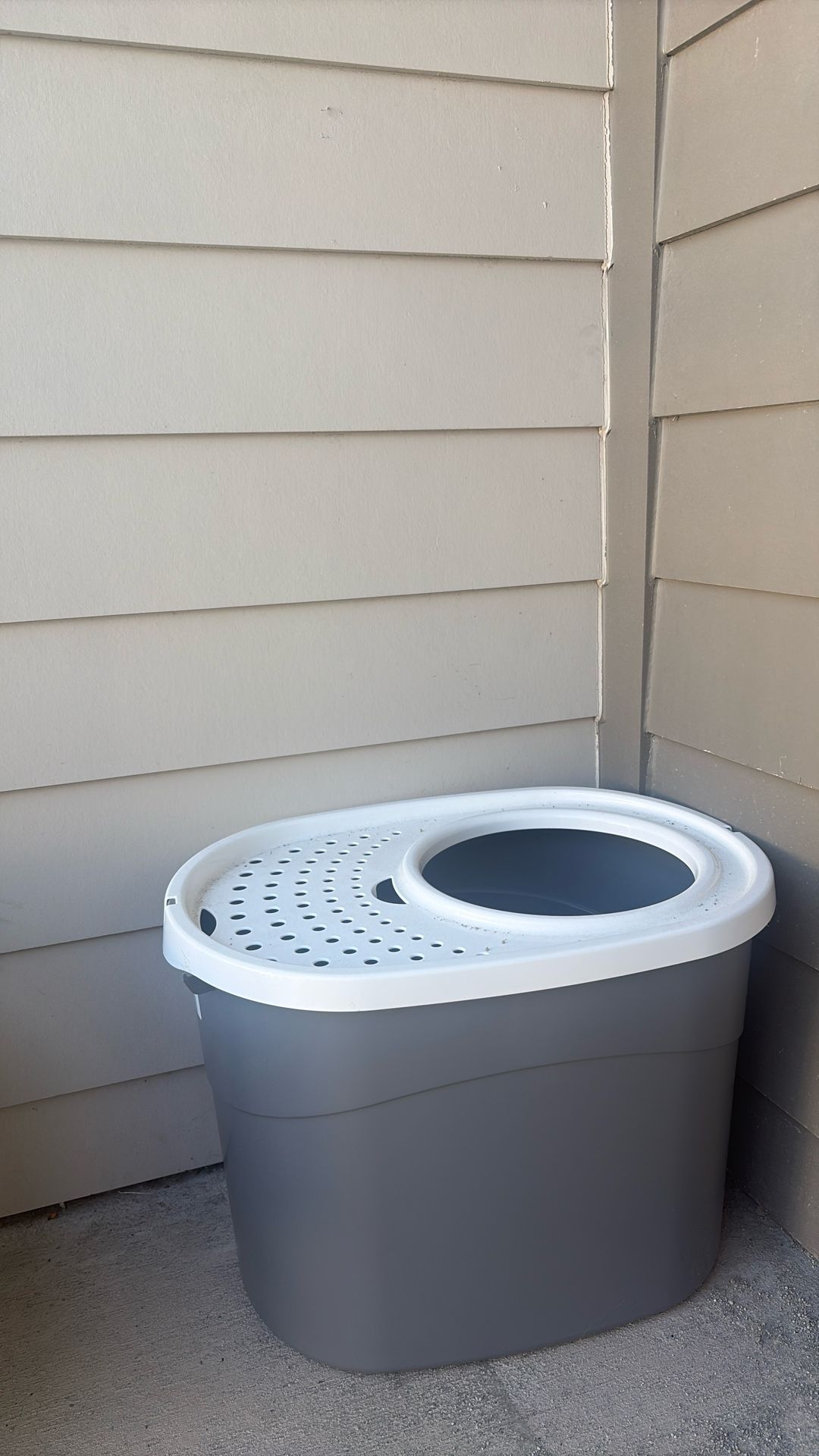 Top entry Litter box with Hook For Scooper