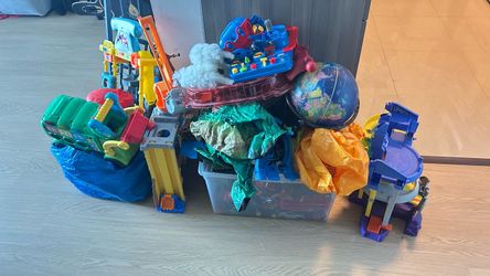 Huge lot of 100+ kids toys for sale!