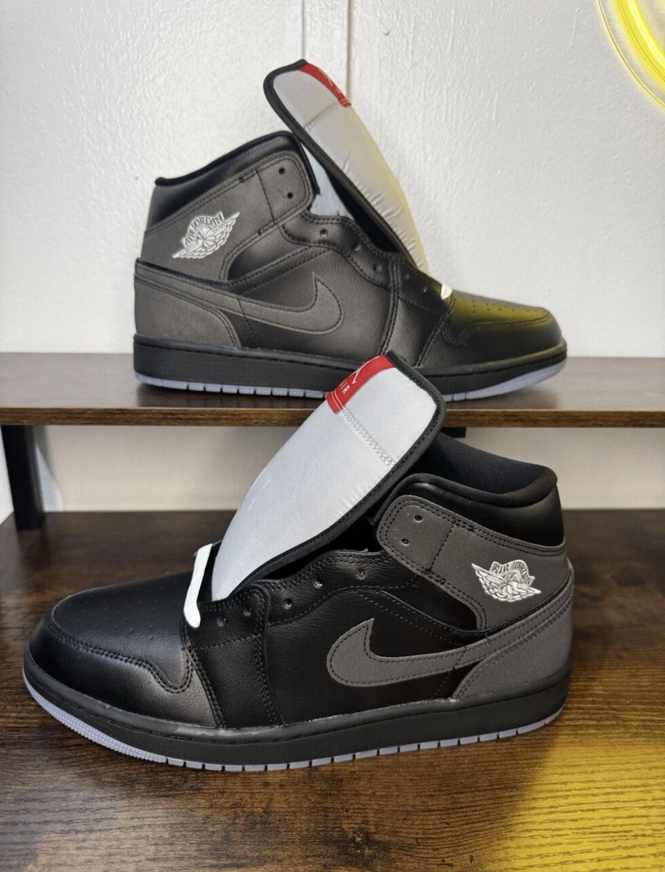 (Brand New/DS) Jordan 1 Mid Black Metallic Reimagined // Size 13