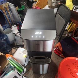 Brio Moderna 520 Hot/Cold water dispenser + Ice maker