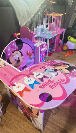 Minnie mouse kids desk