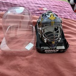 La Kings Mini Goalie Helmet