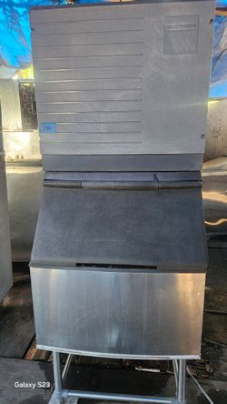Commercial  ice machine