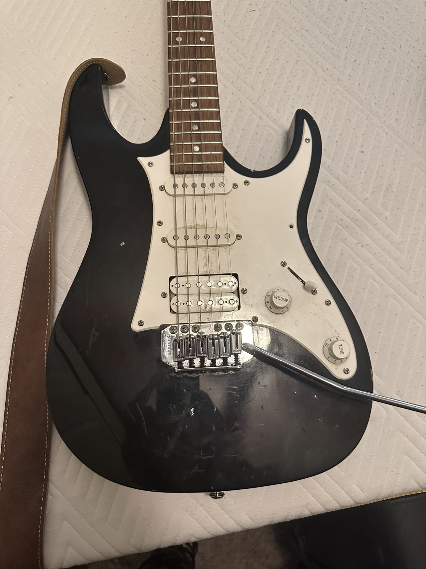 Ibanez electric with 2 pickups and Whammy bar