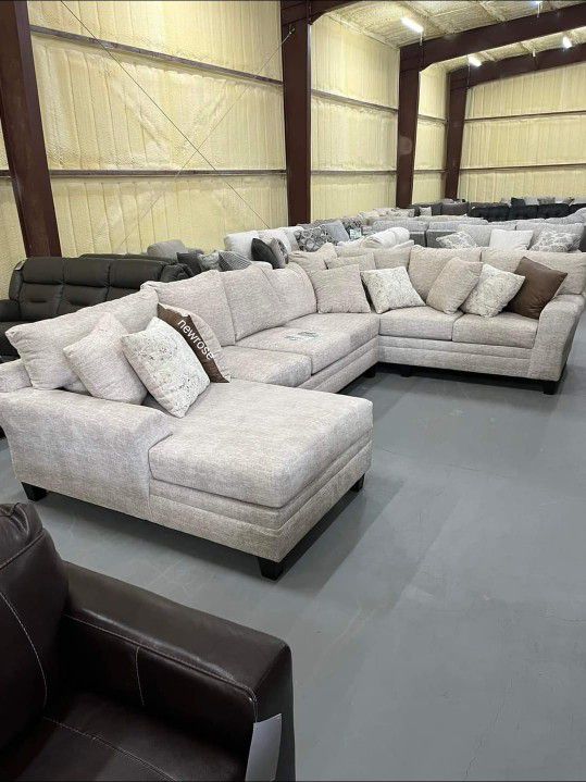 Edenfield Linen 3pc Sectional with Chaise
/Sofa/Couch/Living Room Set 