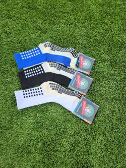 3/PAIRS OF SPORTS ANTI SLIP SOCKS  CALCETAS  Grip