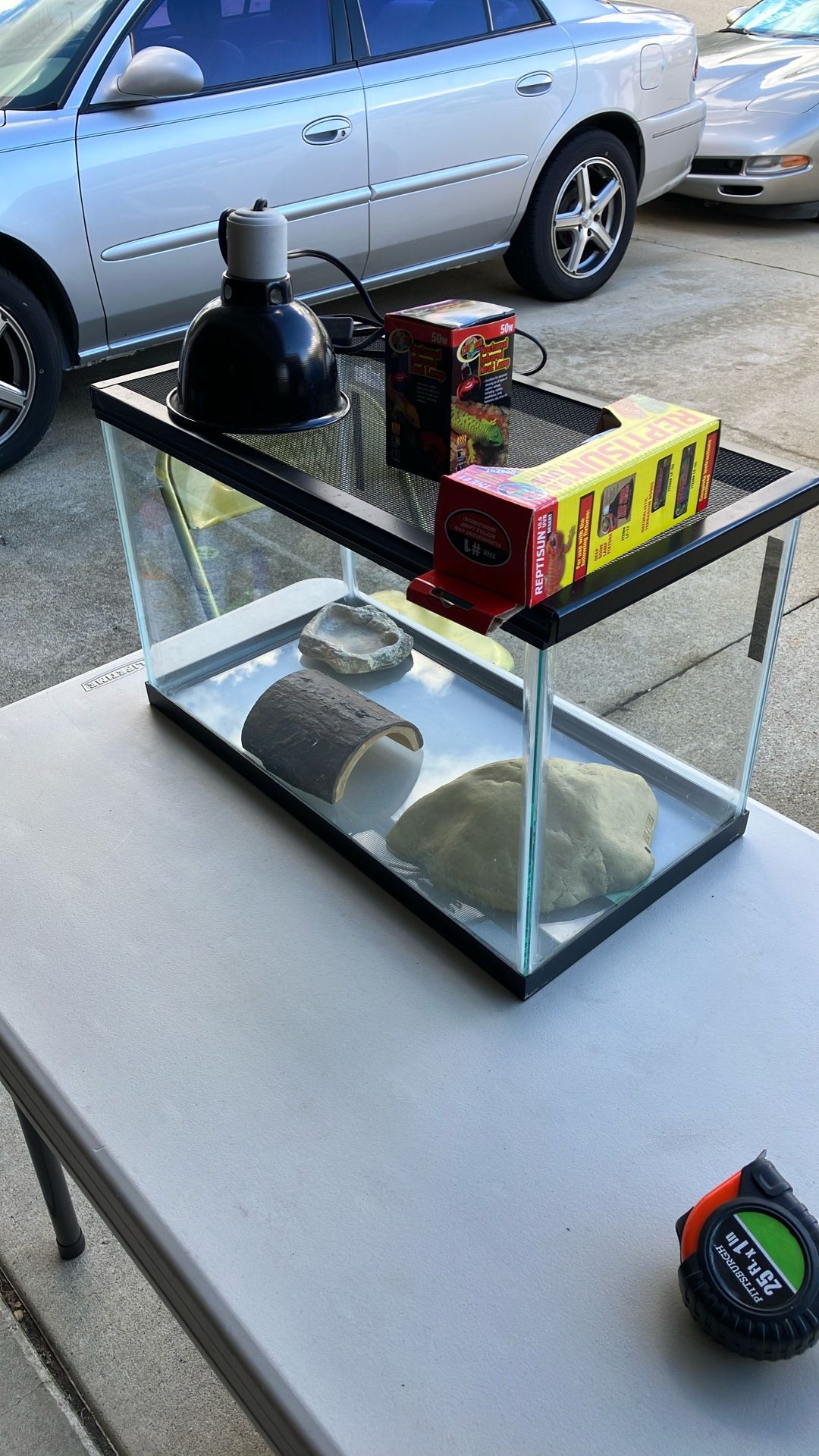 Small Reptile Tank/ Enclosure 20 In X 10 In 1 Ft