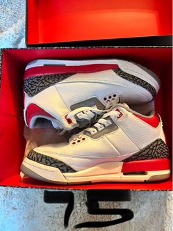 Air Jordan 3 Retro Fire Red Sneakers