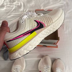 NIKE ME RUNNING SHOES Brand New 