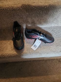 Soccer CLEATS SIZE 2, F-50