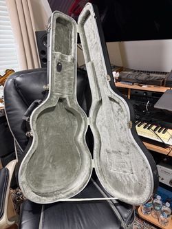Road Runner RRMADN ABS Molded Acoustic Dreadnought Guitar Case