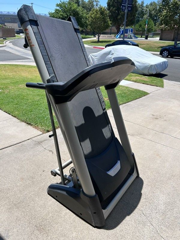 Fuel Treadmill FT94