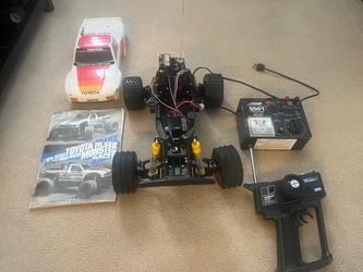 Tamiya 1/10 Toyota Hilux Monster Racer RC Car