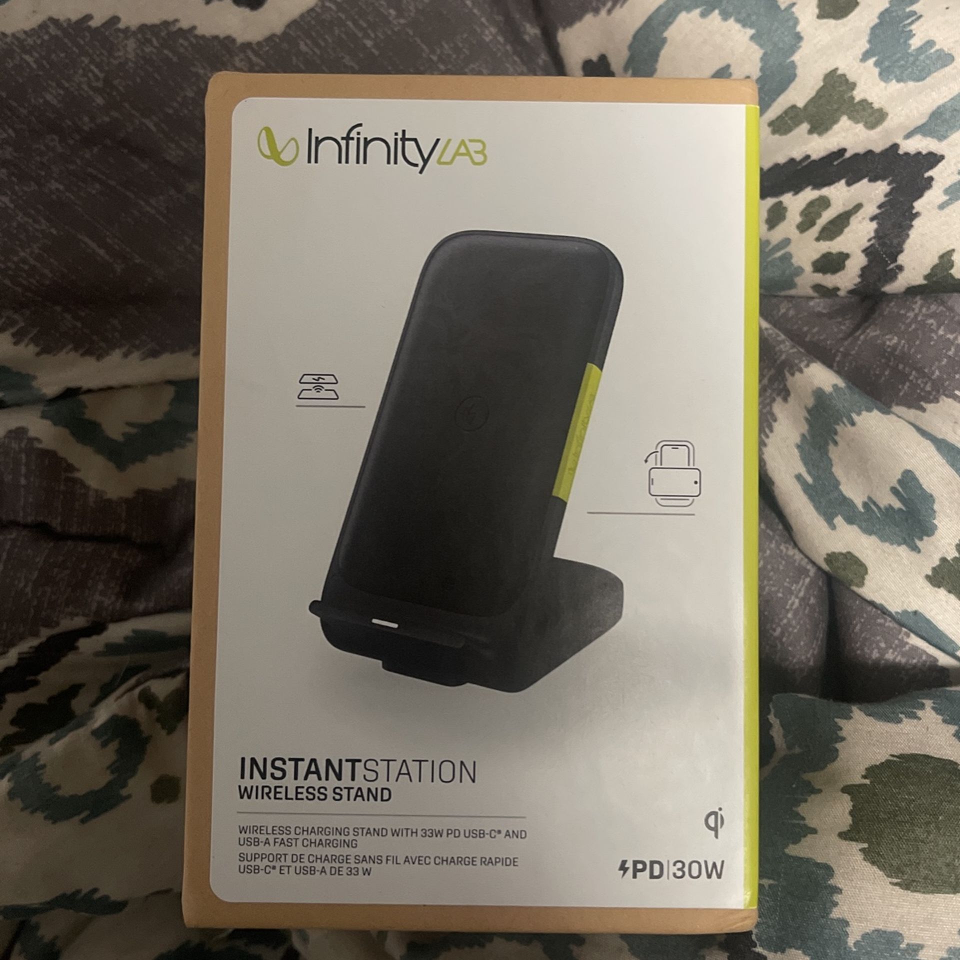 InfinityLab InstantStation Wireless Stand 33W PD USB-C and USB-A Compact Fast Charging Wireless Charger (Black)