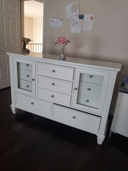Dresser