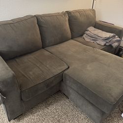 Gray sofa (Signature Design by Ashley)