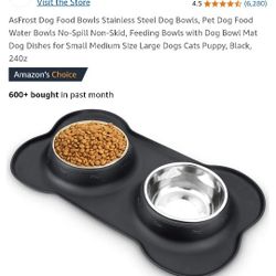 New Pet Bowls And Rubber Mat In Plastic. SEE Photos. Cash Pickup Only 