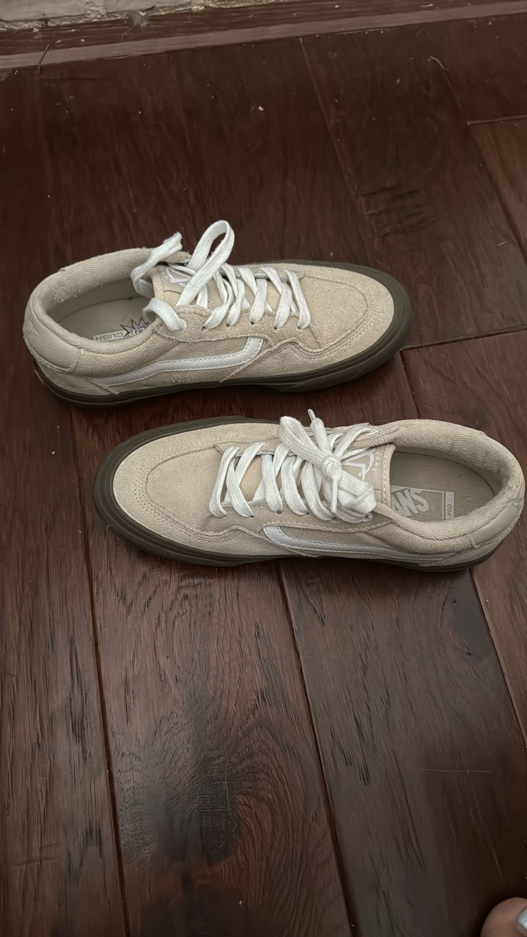 Brand NEW Suede Vans Size 6.5 Mens