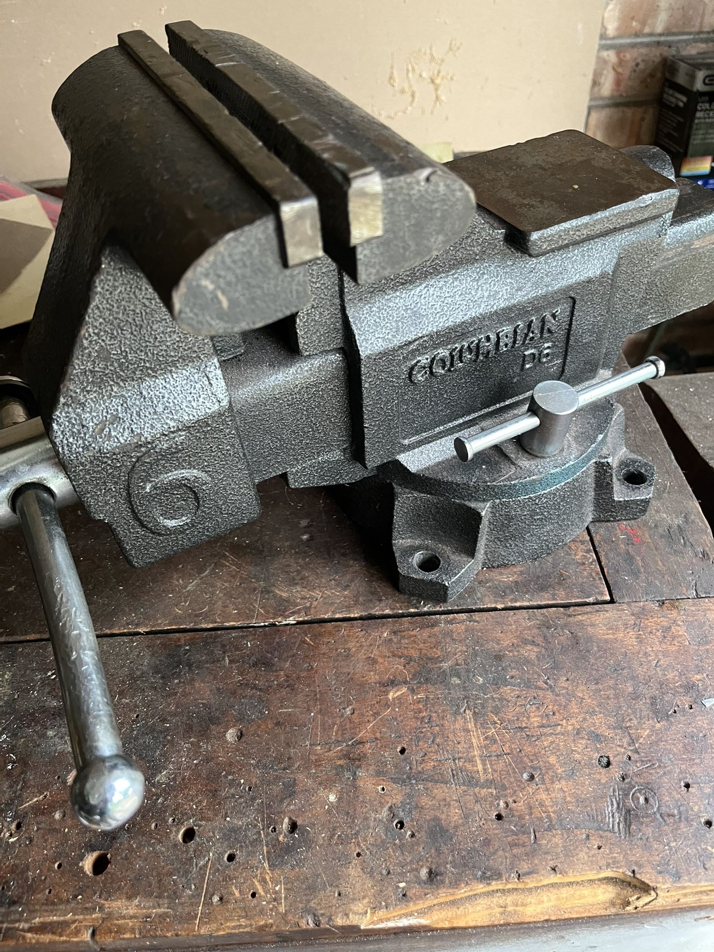 Columbian D6 Vise