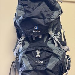 Deuter 50 + 10 Liter Backpack