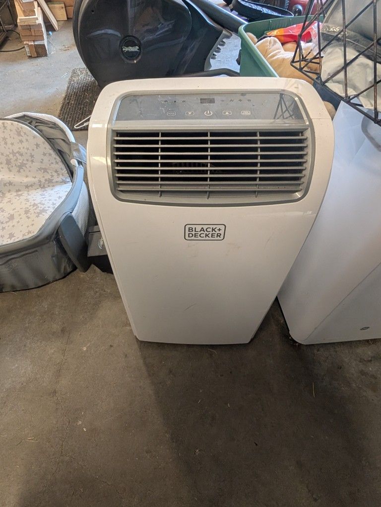 Black & Decker 8000 BTU Standing AC