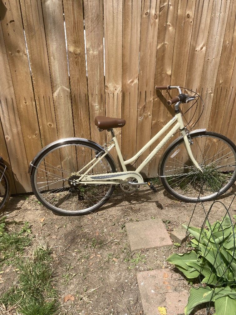 Schwinn Beach Cruiser Light Beige