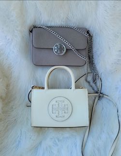 TORY BURCH Originales $140, por las dos