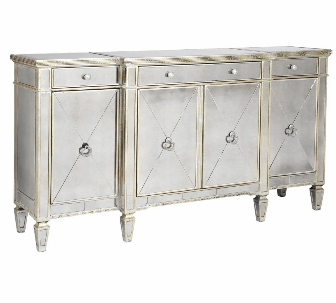 Buffet / Entertainment Center