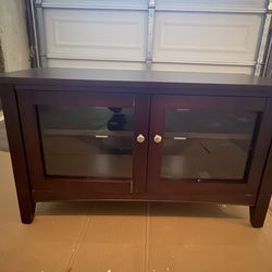 Wood TV stand free to good home