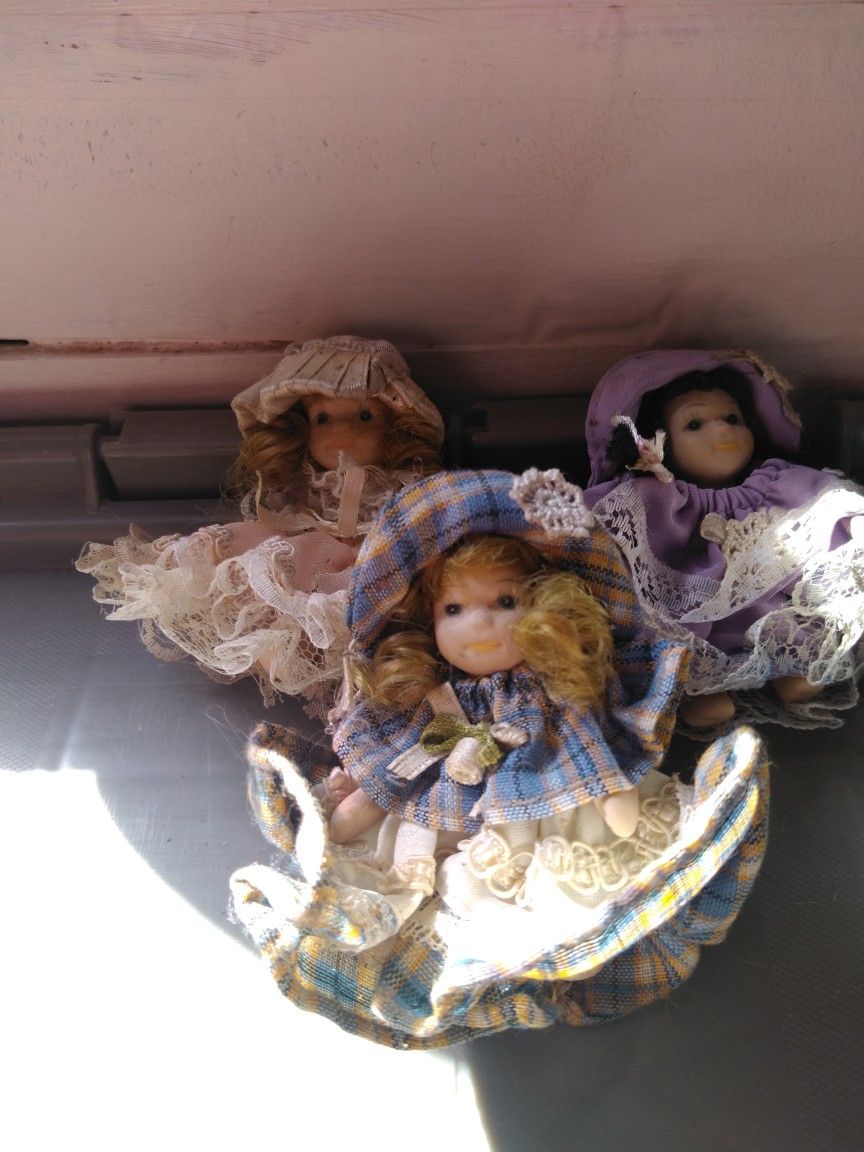 Vintage Tiny Porcelain Dolls