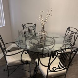 Beautiful Glass Dining Table 🍽️