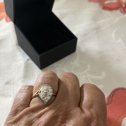 $350 SALE 💍💍. KAY’S BRAND NEW NATURAL (NOT LAB GROWN) GENUINE DIAMOND RING. 💍💍.  10KT YELLOW GOLD.  SIZE 7 (CAN BE SIZED). 1.0 CARAT TOTAL WEIGHT.