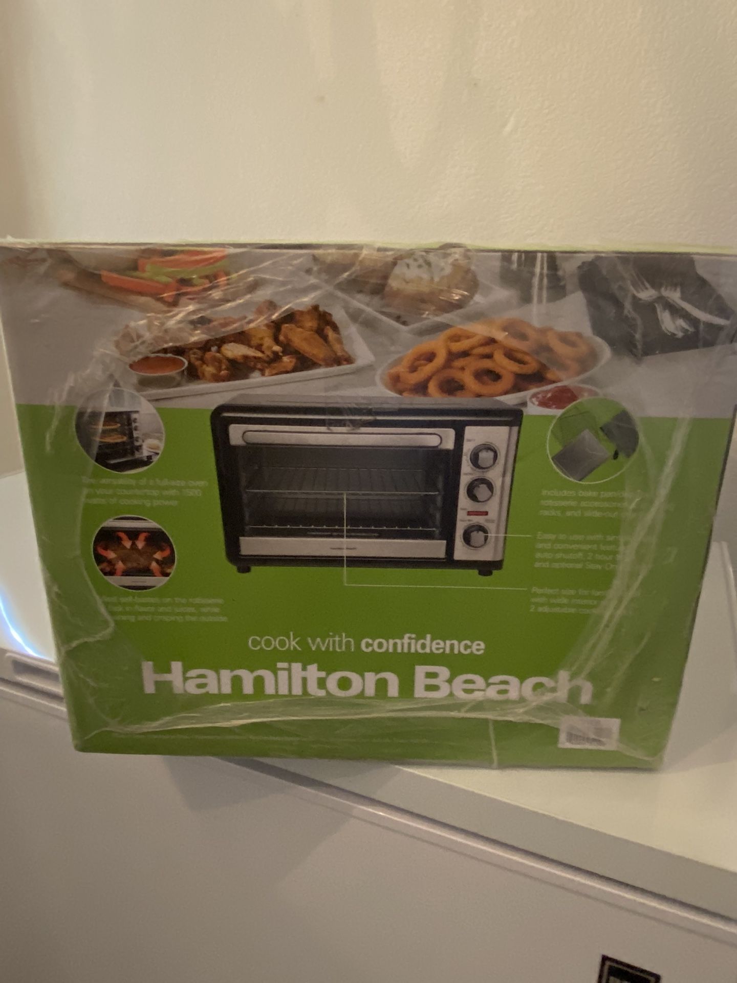 HAMILTON BEACH COUNTERTOP OVEN WITH CONVECTION AND ROTISSERIE