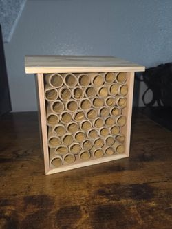 Garden bug hotel/decoration