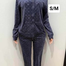 New Women’s 2 Piece Set Size S/M