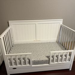 Crib/Toddler Bed