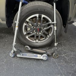 2 Kids Razor Scooters 