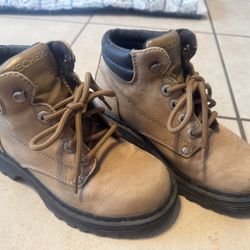 Hiking Boots -Womens Size 6