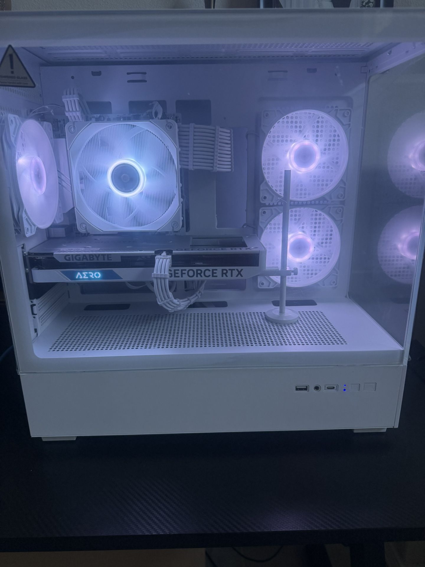 White Gaming PC – Ryzen 5 5500 / RTX 4060 / 16GB / 1TB NVMe