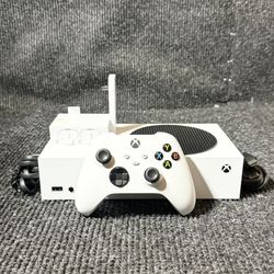 Xbox Series S 512GB with Controller, Cables & Rechargeable Battery’s 