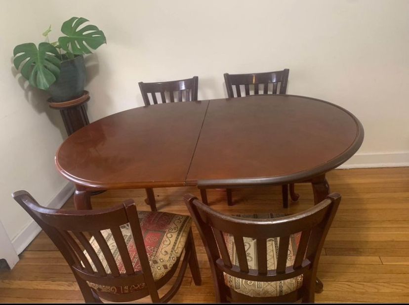 Dining Table set for 4